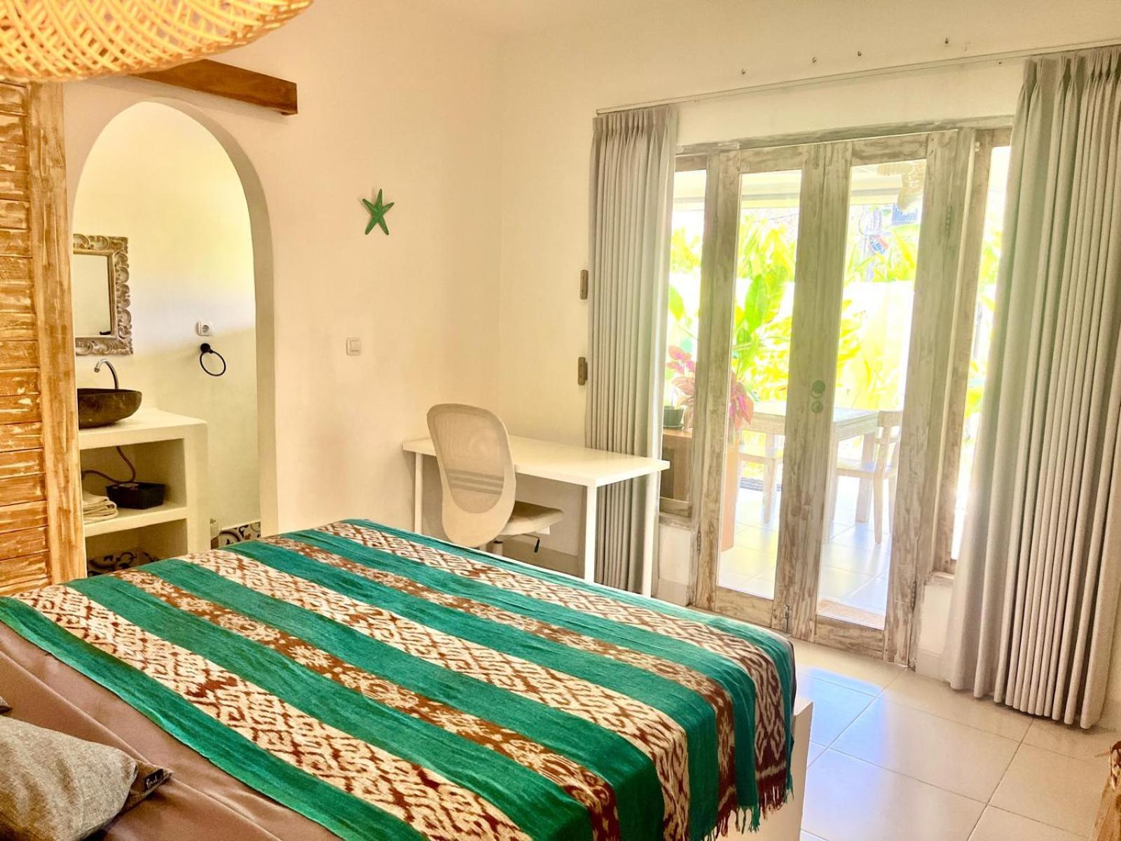Pura Vida Uluwatu
