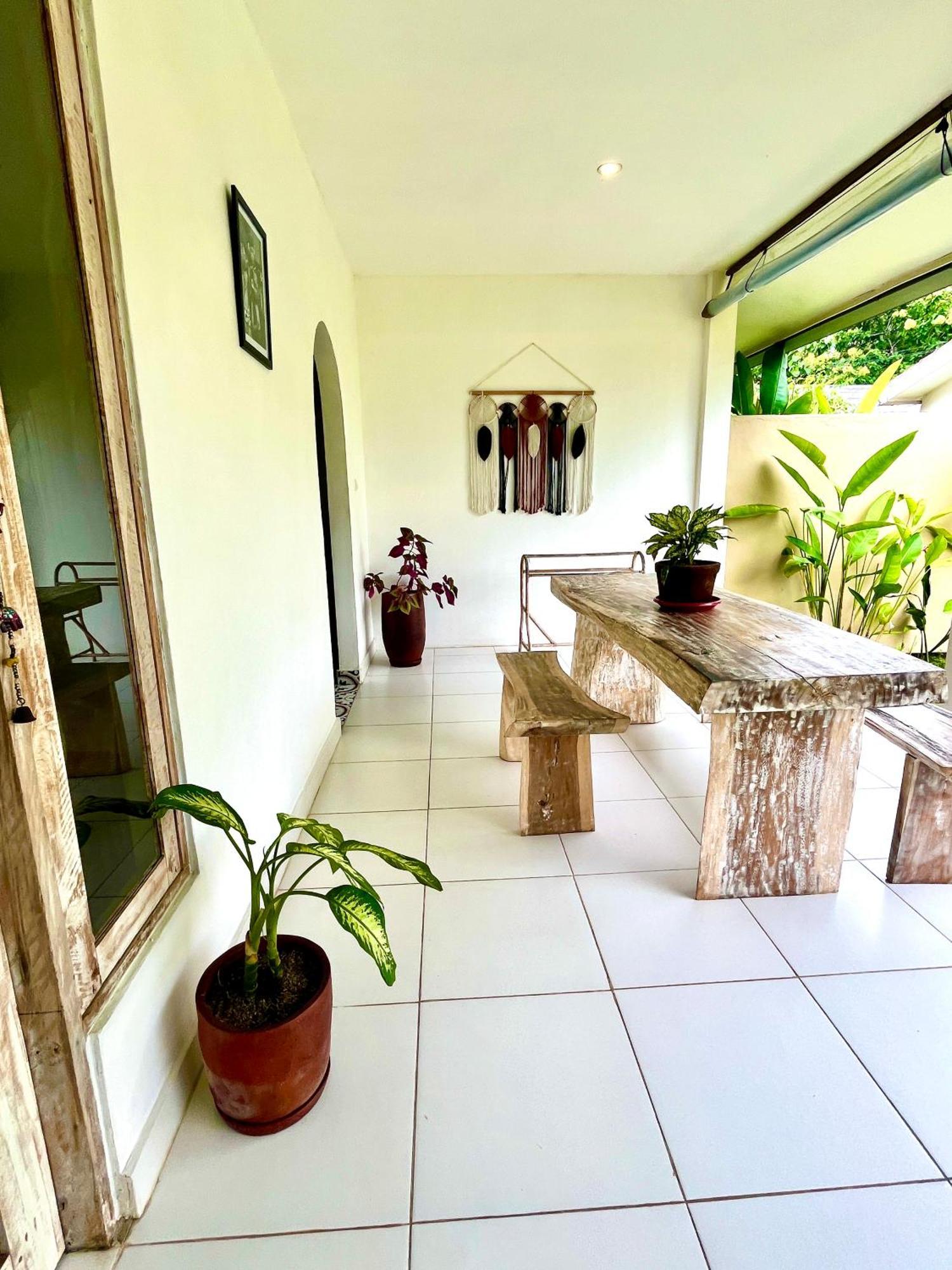Pura Vida Uluwatu